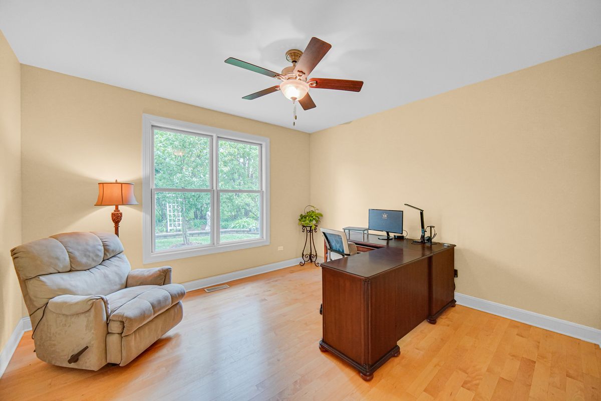 706 Wehrli Drive, Naperville, IL 60540