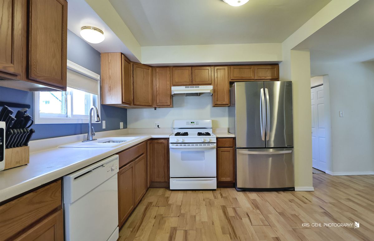 3233 Elisha Avenue, Zion, IL 60099