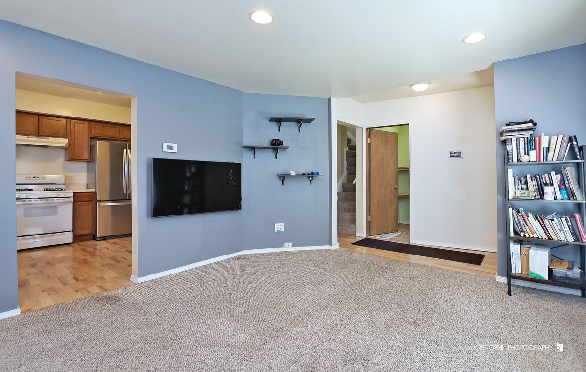 3233 Elisha Avenue, Zion, IL 60099