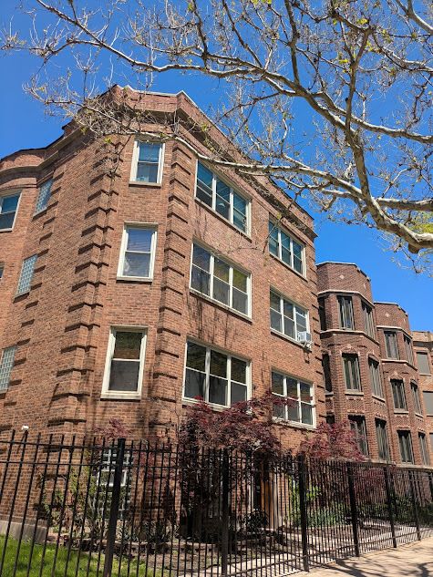 828 W AGATITE Avenue #1 — Chicago, IL 60640