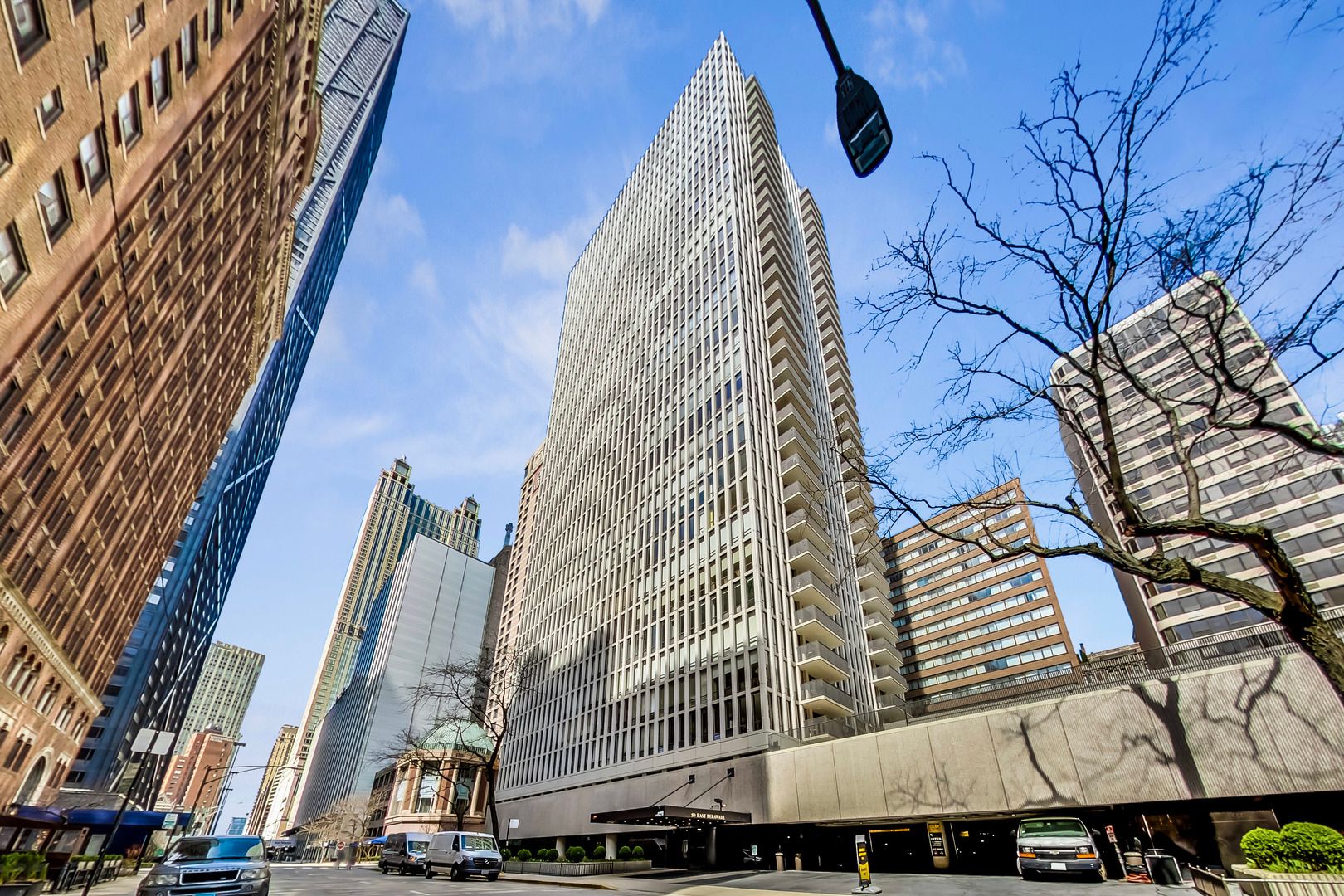200 E Delaware Place #8C-9C — Chicago, IL 60611