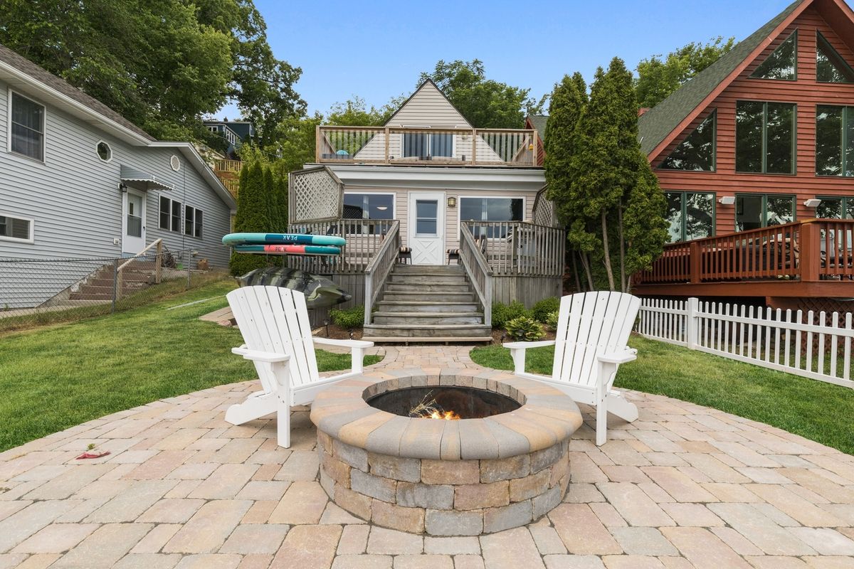 107 Hillside Court, Fox Lake, IL 60020