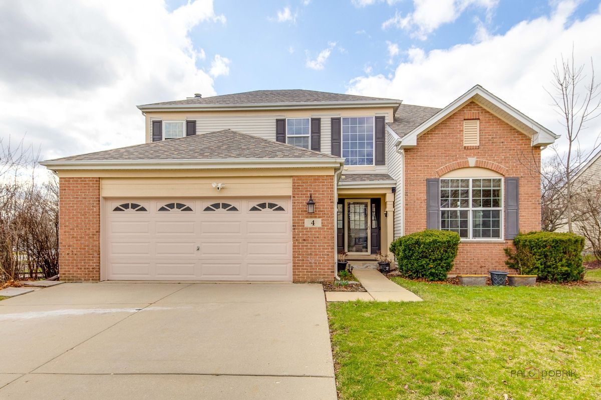 4 Waterton Drive, Streamwood, IL 60107