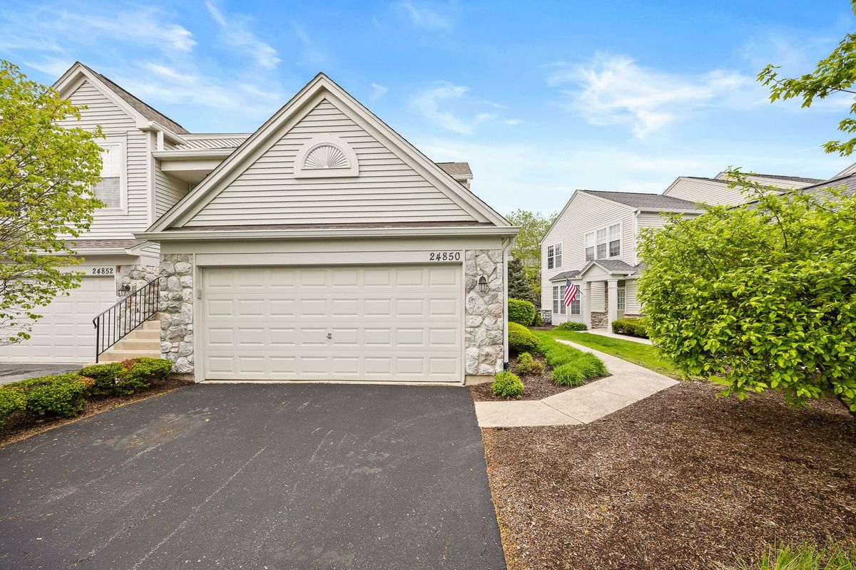 24850 W Franklin Lane, Plainfield, IL 60585