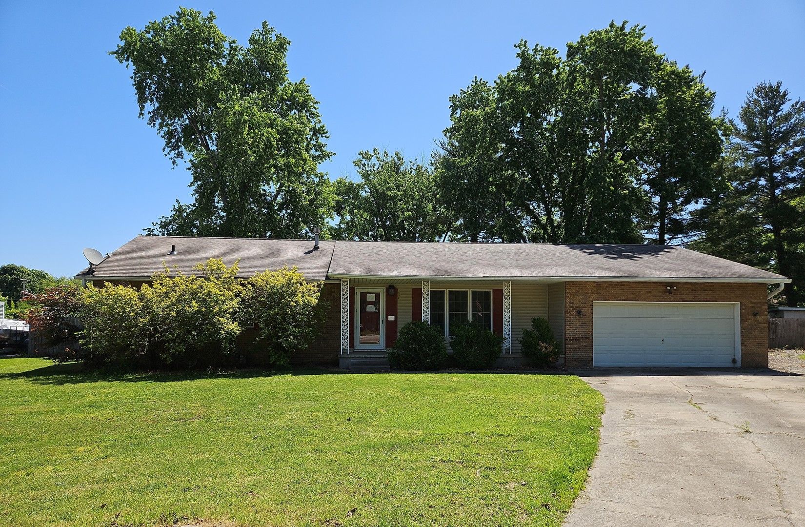 142 Fielder Drive — Salem, IL 62881