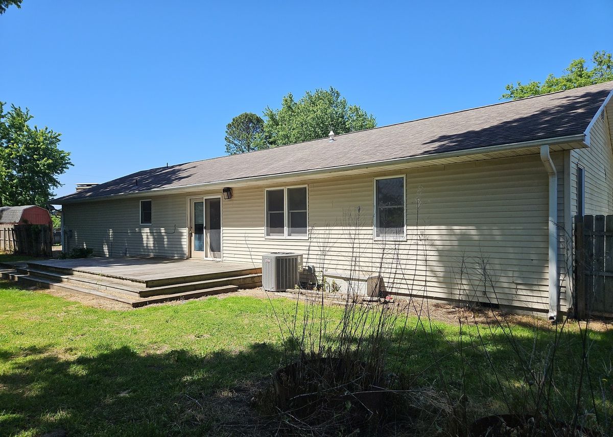 142 Fielder Drive, Salem, IL 62881