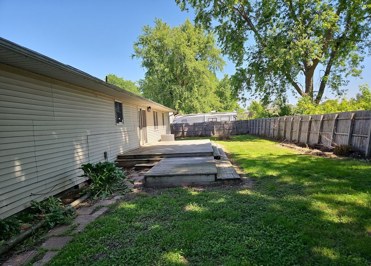 142 Fielder Drive, Salem, IL 62881