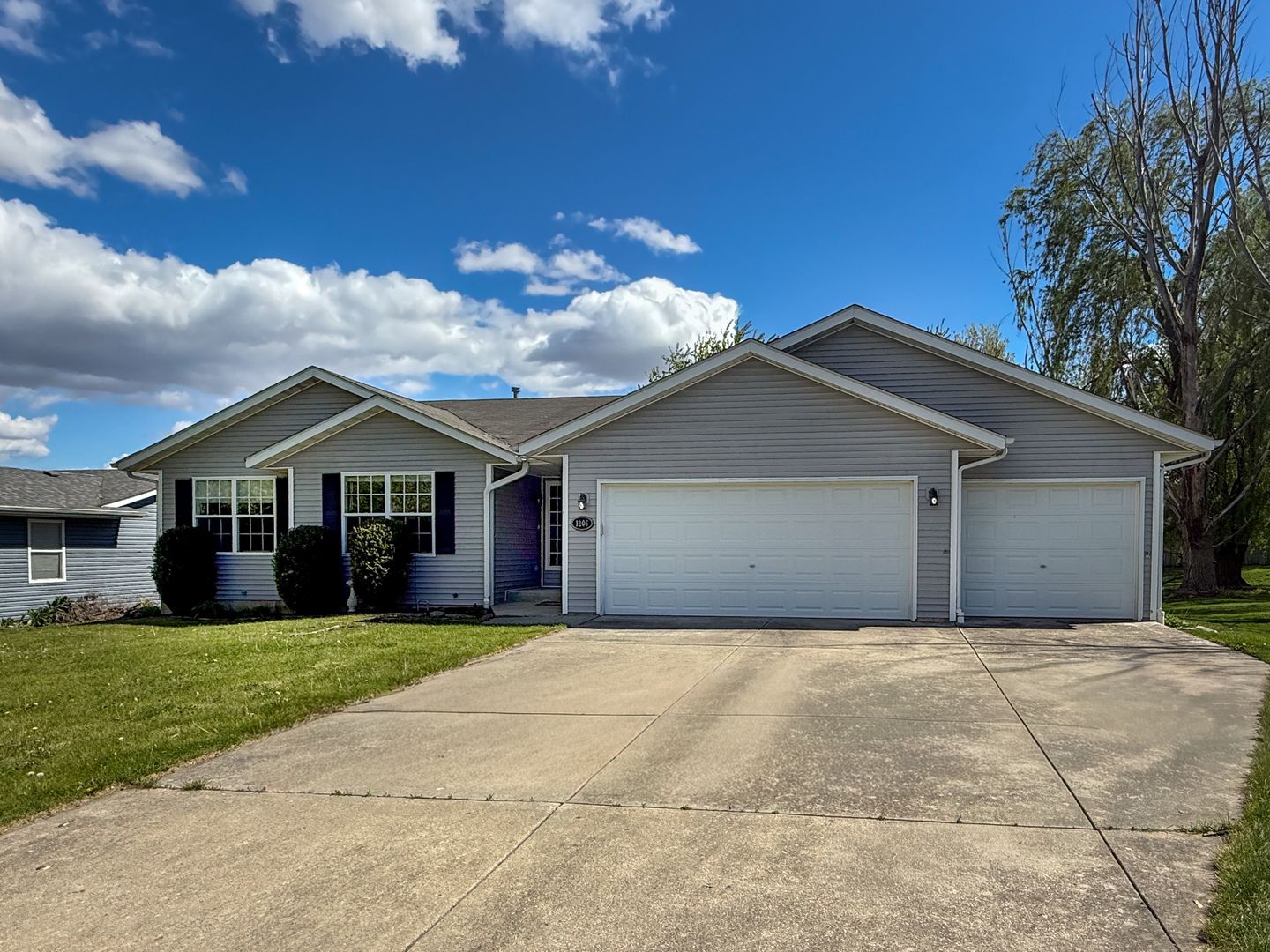 1206 Summerland Drive — Durand, IL 61024