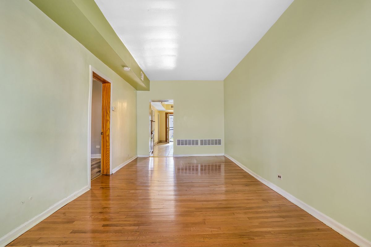 3339 S Bell Avenue, Chicago, IL 60608