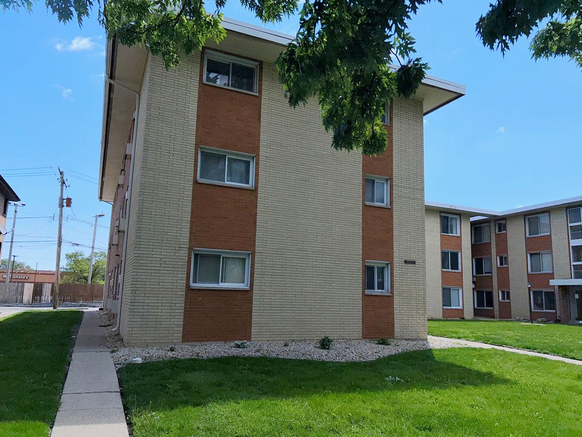 14633 Keystone Avenue #3H, Midlothian, IL 60445