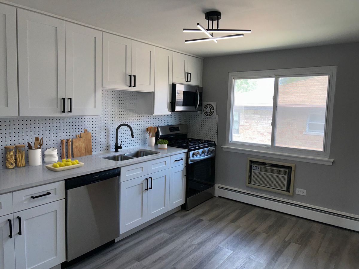 14633 Keystone Avenue #3H, Midlothian, IL 60445