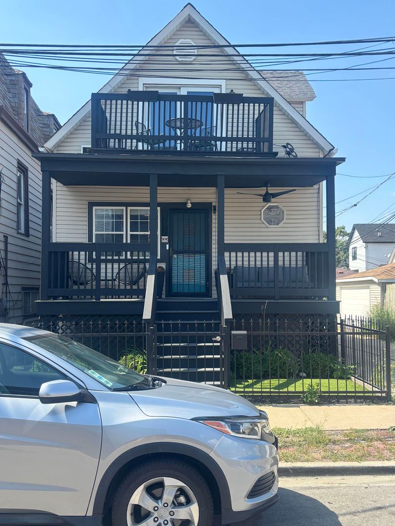 2712 W Saint Helen Street — Chicago, IL 60647