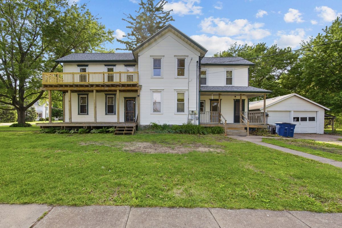 200 W Locust Street, Cambridge, IL 61238