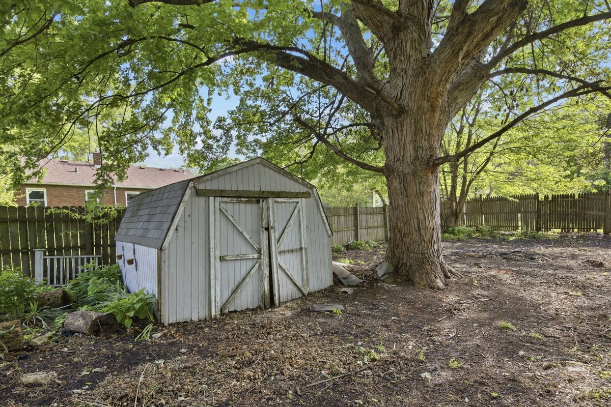 200 W Locust Street, Cambridge, IL 61238