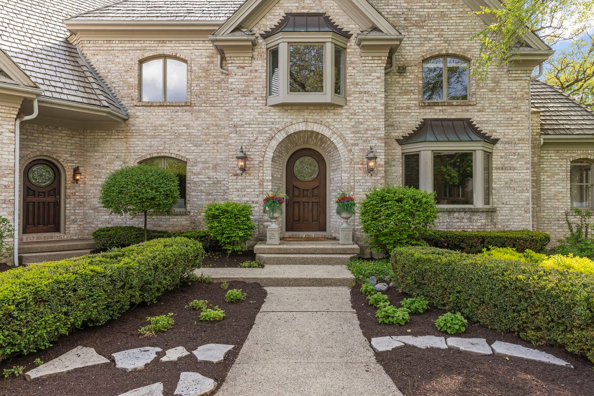 1S370 Winfield Road, Wheaton, IL 60189