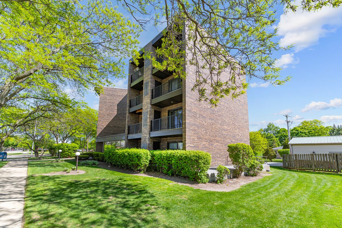 5019 MULFORD Street #201, Skokie, IL 60077
