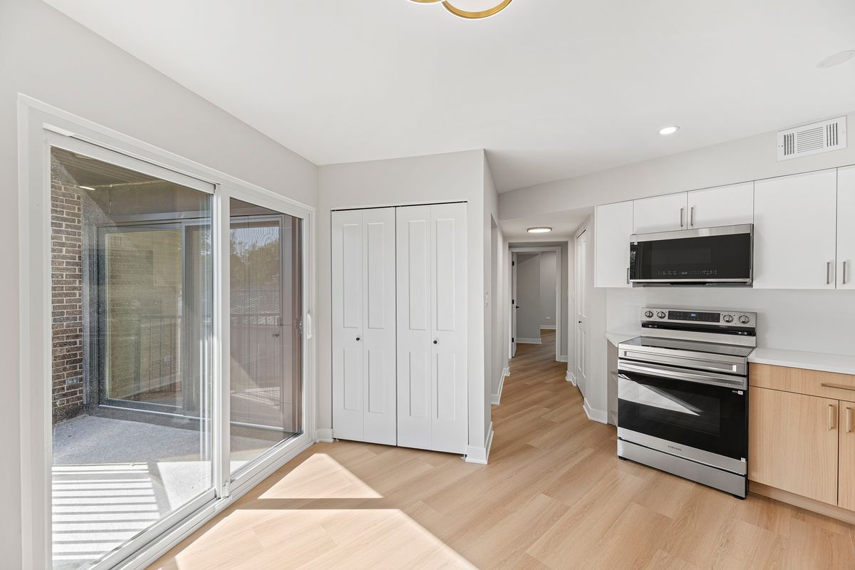 5019 MULFORD Street #201, Skokie, IL 60077