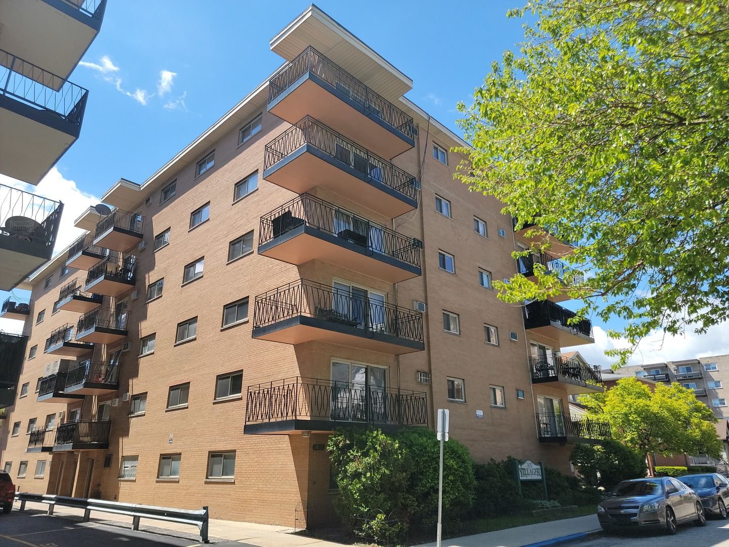 7432 Washington Street #103 — Forest Park, IL 60130