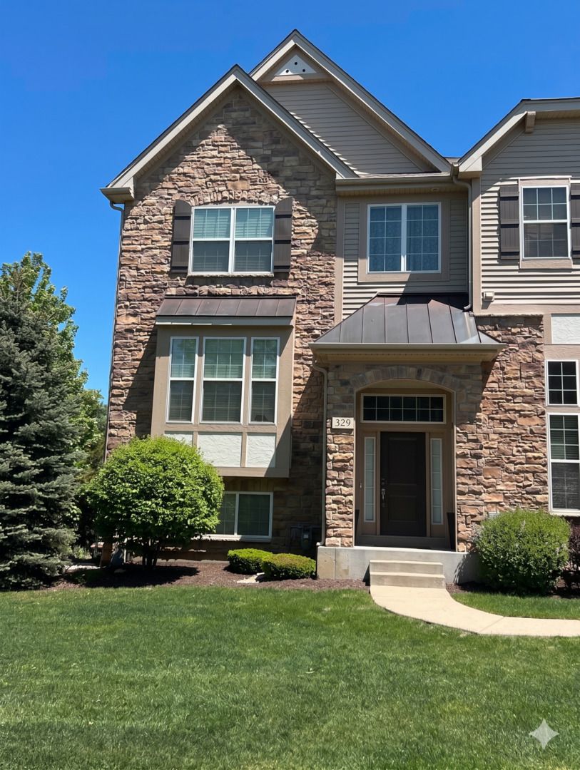329 Bennett Drive, Carol Stream, IL 60188