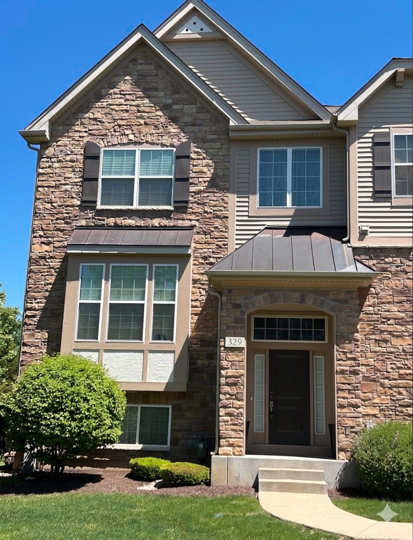 329 Bennett Drive, Carol Stream, IL 60188