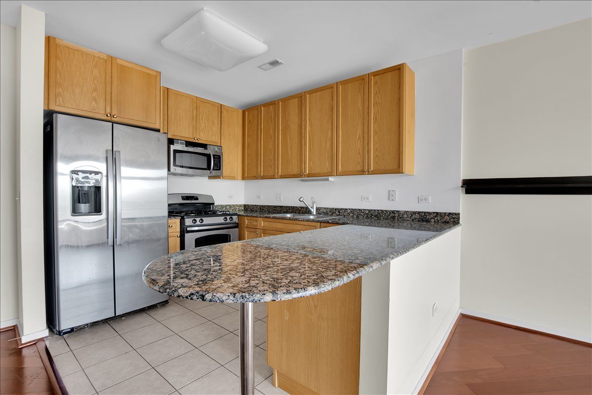 7243 MADISON Street #211, Forest Park, IL 60130