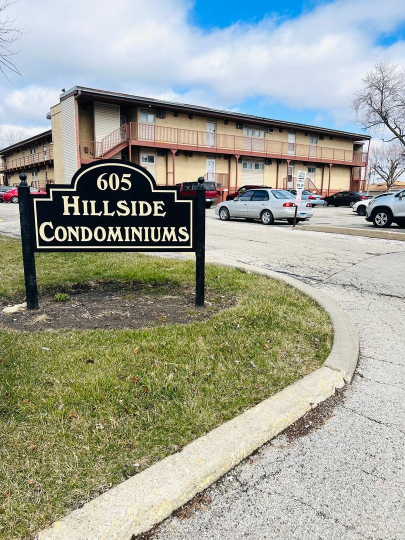 605 N WOLF Road #8E — Hillside, IL 60162