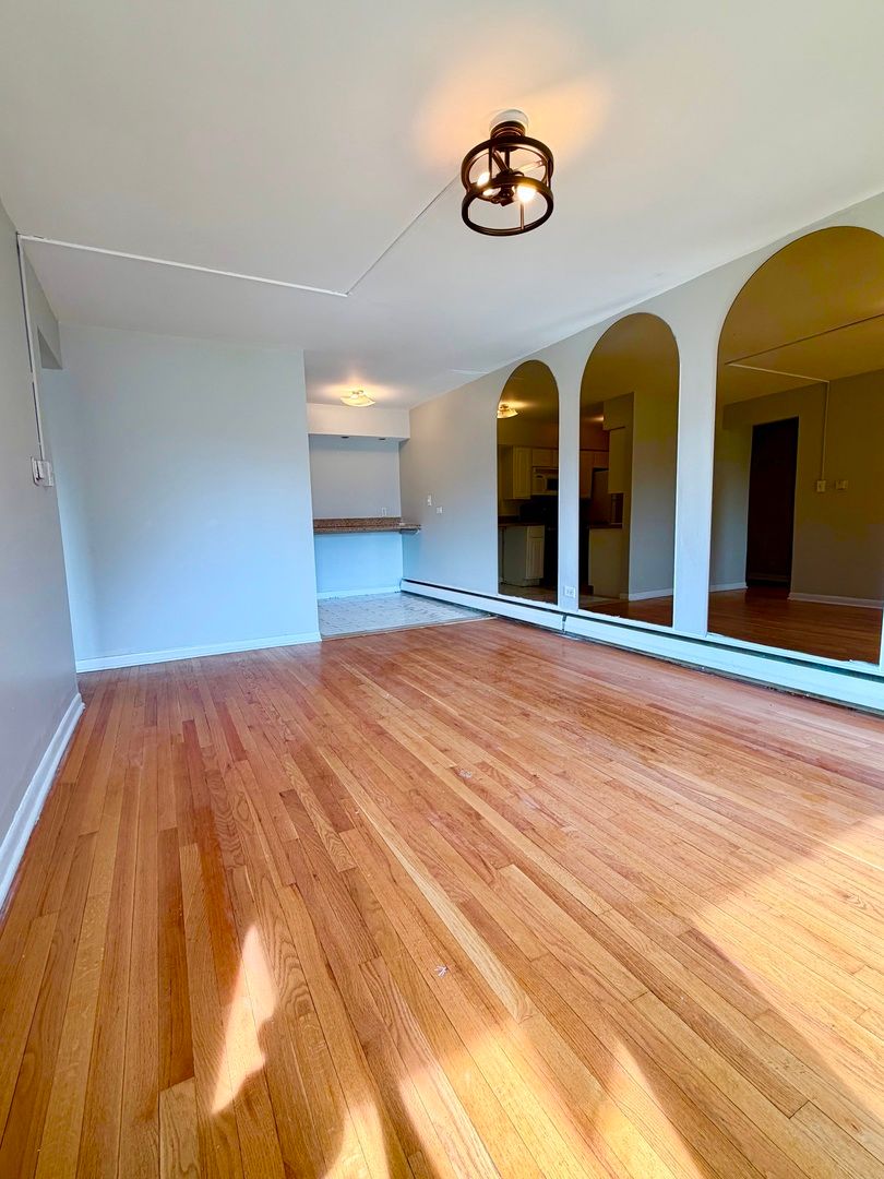 605 N WOLF Road #8E, Hillside, IL 60162