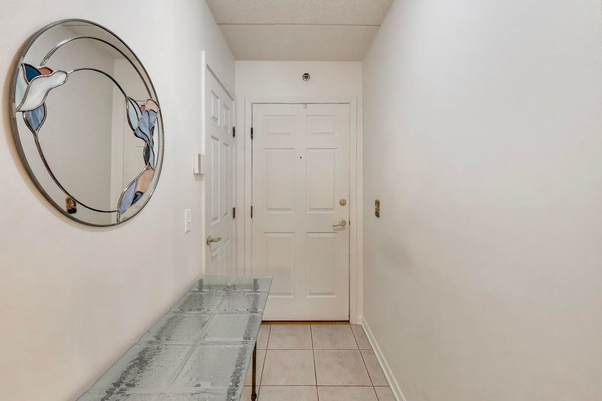 710 Creekside Drive #104A, Mount Prospect, IL 60056