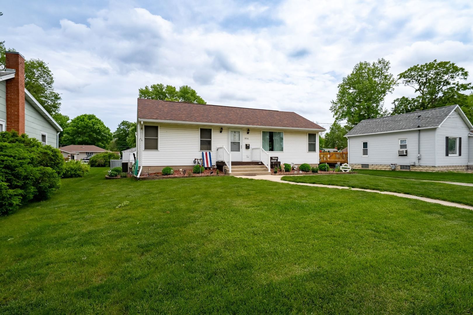 820 S Locust Street — Pontiac, IL 61764