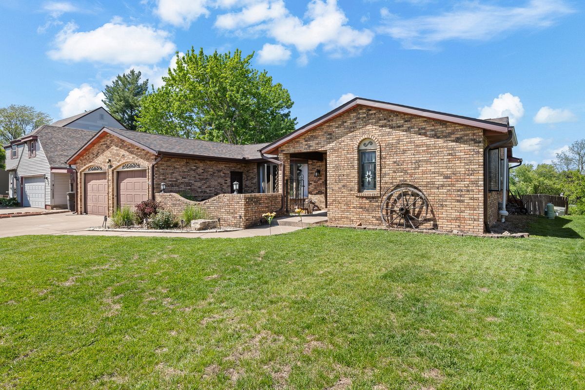 1705 85th Avenue W, Rock Island, IL 61201