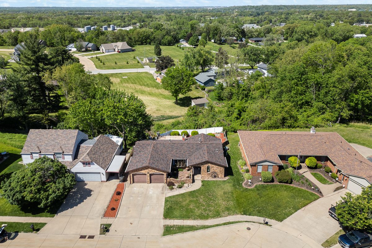1705 85th Avenue W, Rock Island, IL 61201