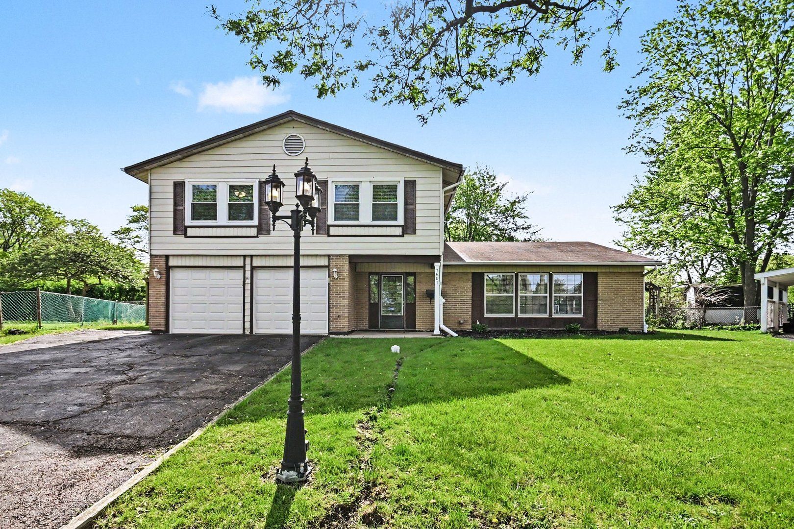 7801 Berkshire Court — Hanover Park, IL 60133