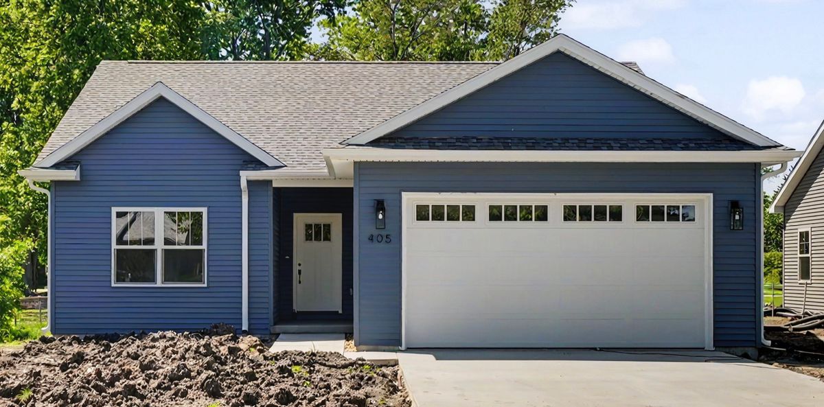 405 E larmon Street, Tolono, IL 61880