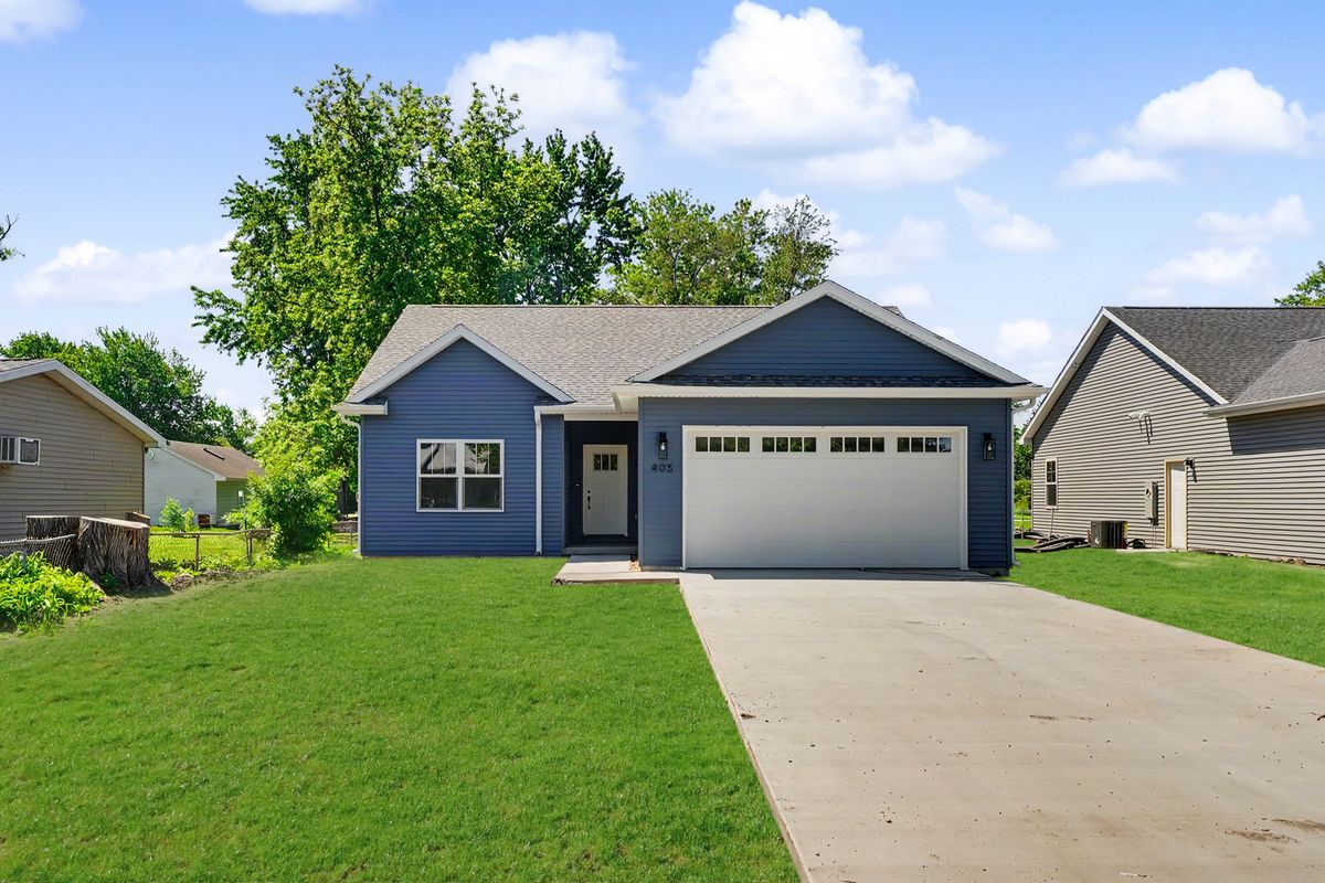 405 E larmon Street, Tolono, IL 61880