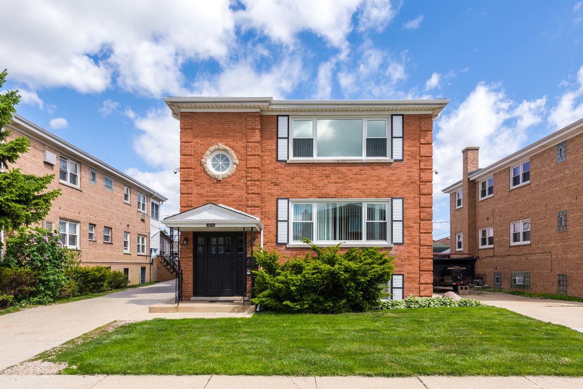 8312 W Summerdale Avenue #2, Chicago, IL 60656