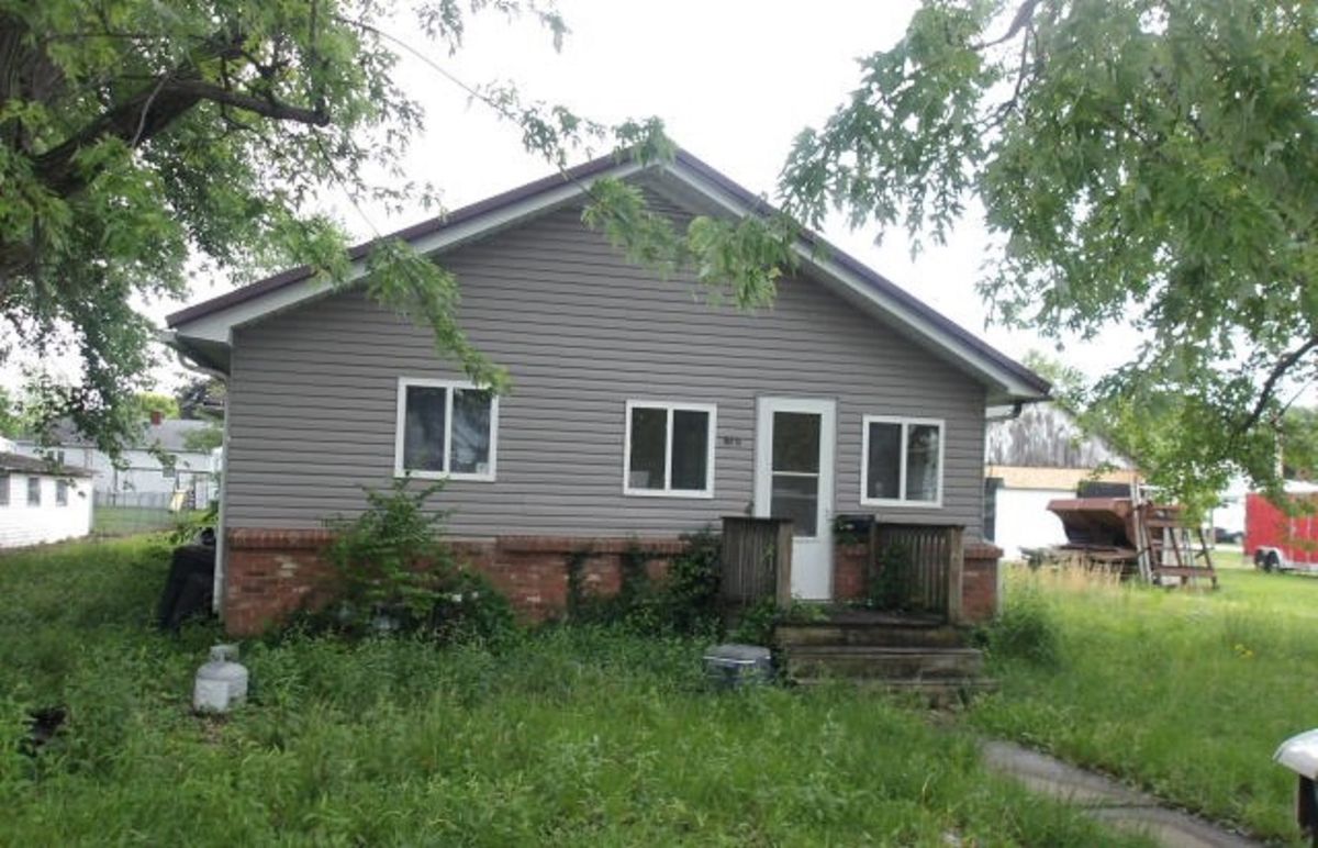 408 E Saint Petersburg Street, Robinson, IL 62454