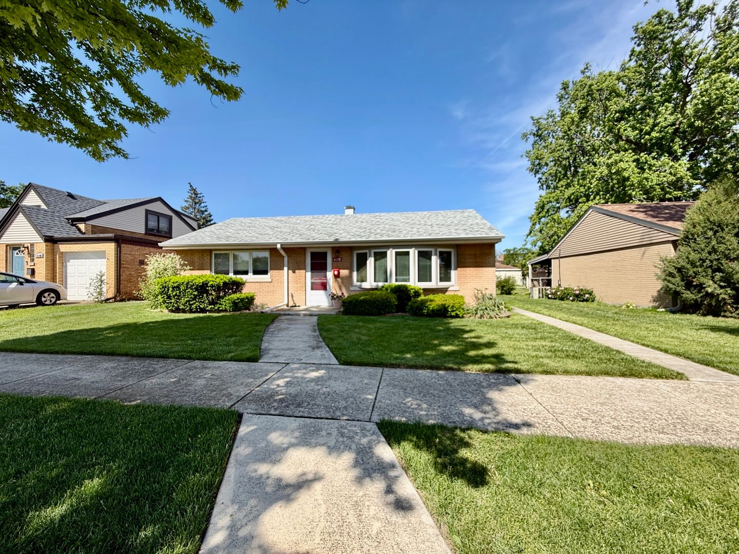 4138 Custer Avenue — Brookfield, IL 60513