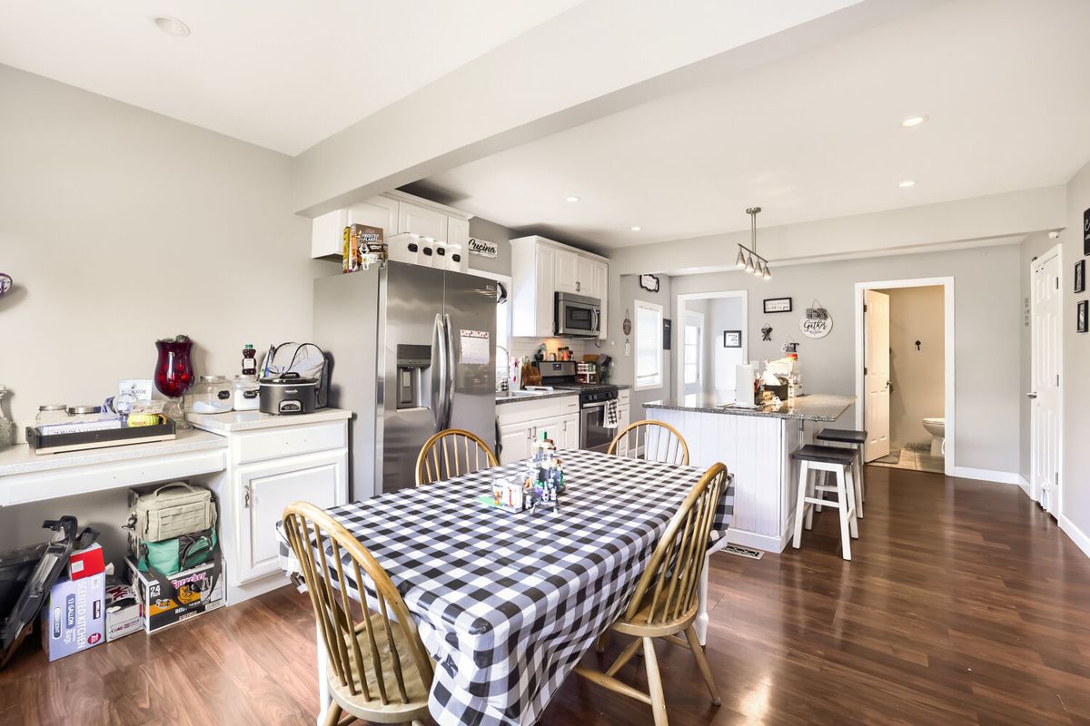 225 N May Street, Hinckley, IL 60520