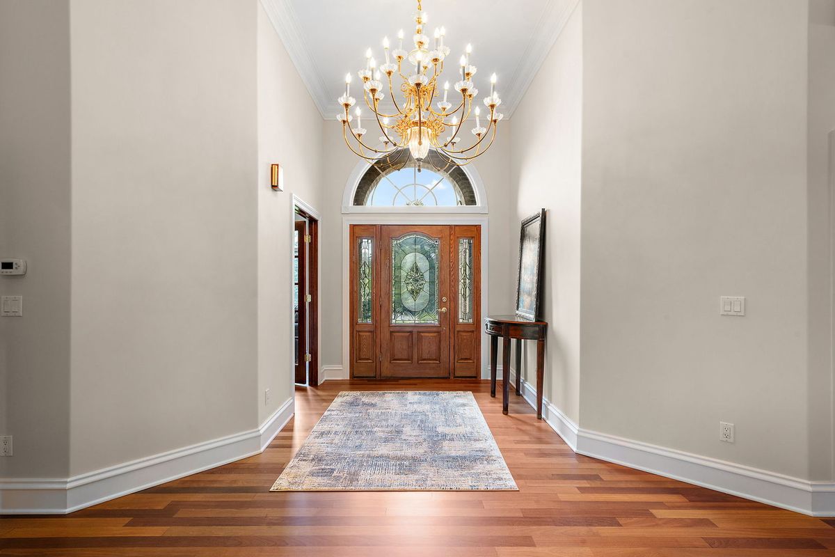 1340 Cantigny Court, Chesterton, IN 46304