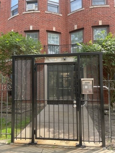 5941 N Winthrop Avenue #2E, Chicago, IL 60660