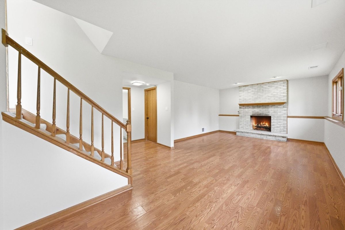10 Joyce Court, Crete, IL 60417