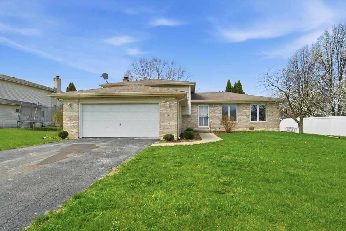 10 Joyce Court, Crete, IL 60417