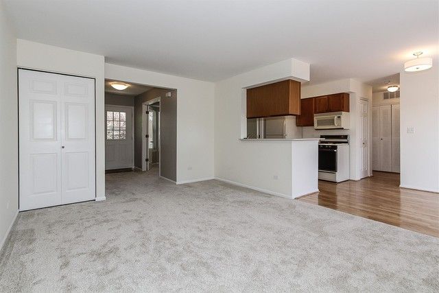 3423 Southport Drive, Island Lake, IL 60042