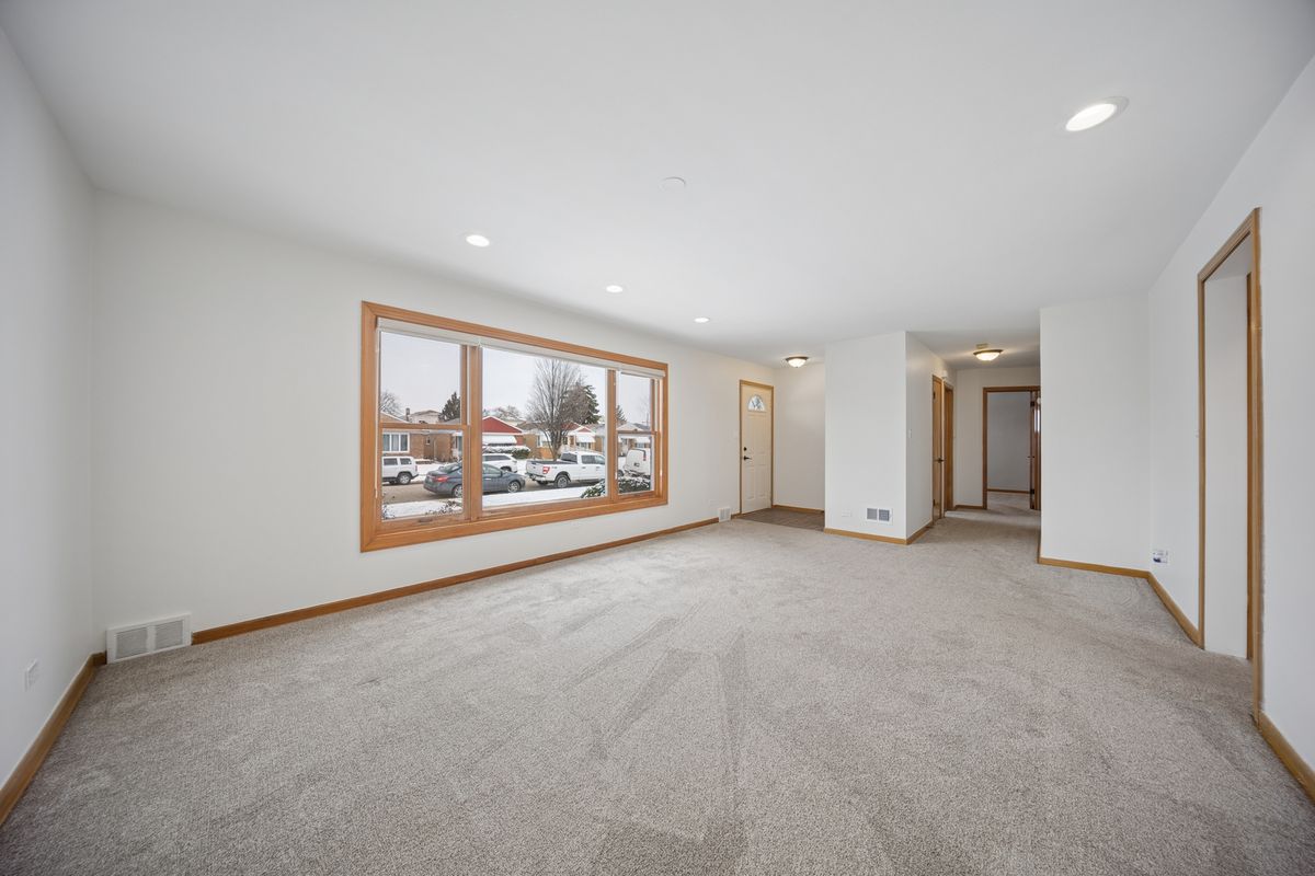 8229 W Giddings Street, Norridge, IL 60706