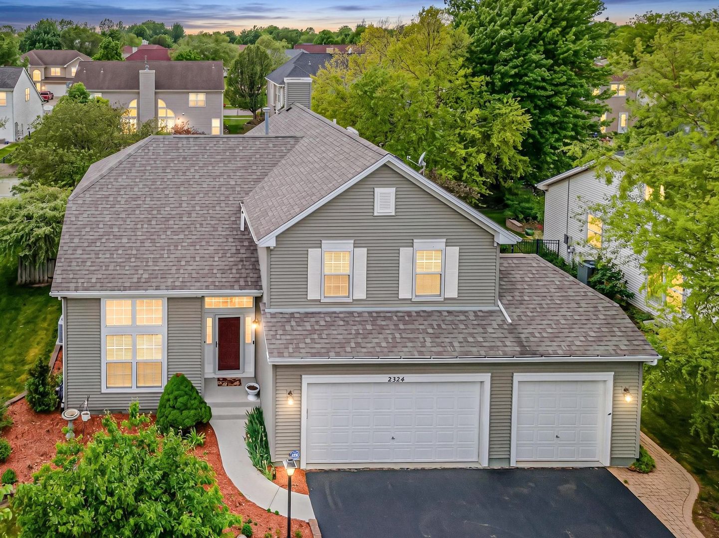 2324 Tracy Lane — Algonquin, IL 60102