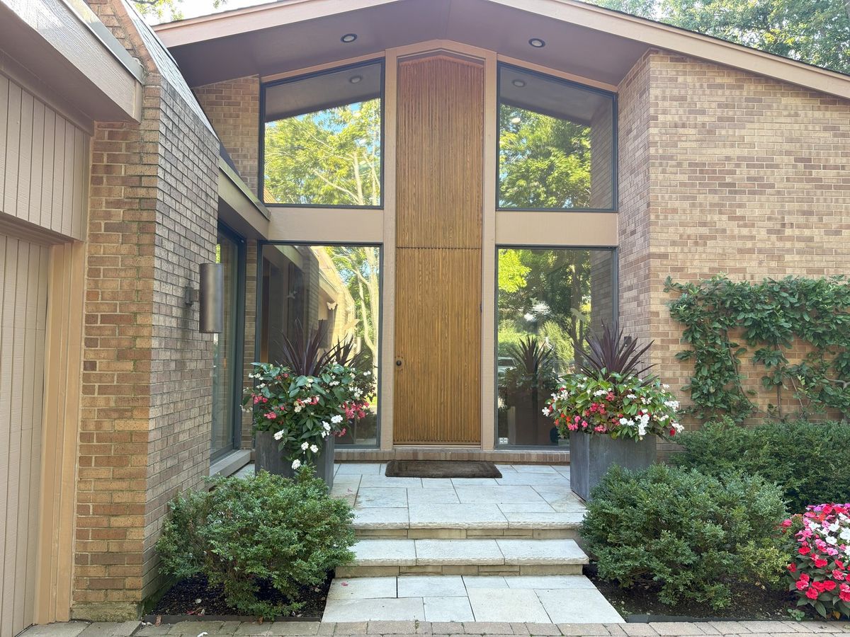 990 Sheridan Road, Highland Park, IL 60035