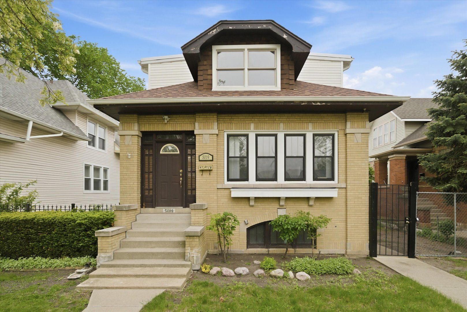 5019 N Kostner Avenue — Chicago, IL 60630