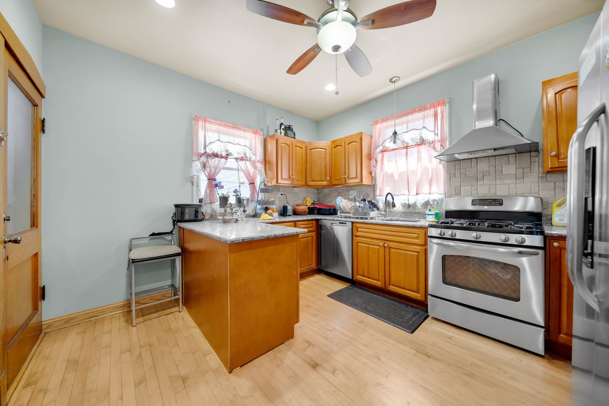 1413 S Central Avenue, Cicero, IL 60804