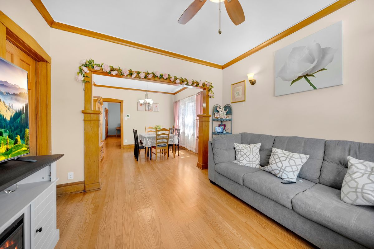 1413 S Central Avenue, Cicero, IL 60804