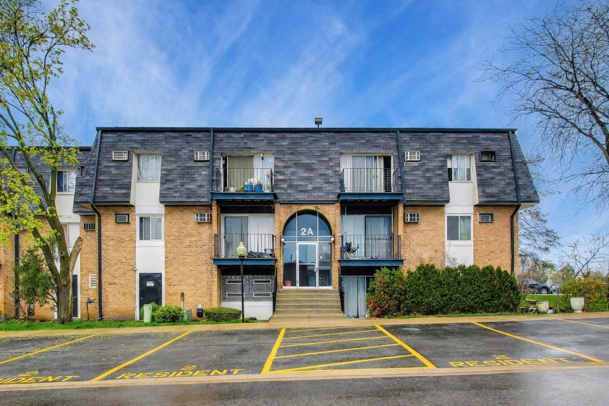 2A E DUNDEE QUARTER Drive #208, Palatine, IL 60074